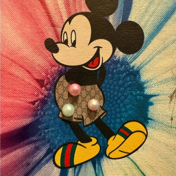 Graphic Sweatshirt with Mickey Mouse beautifully colorful, looks like a real. - Picture 9 of 11